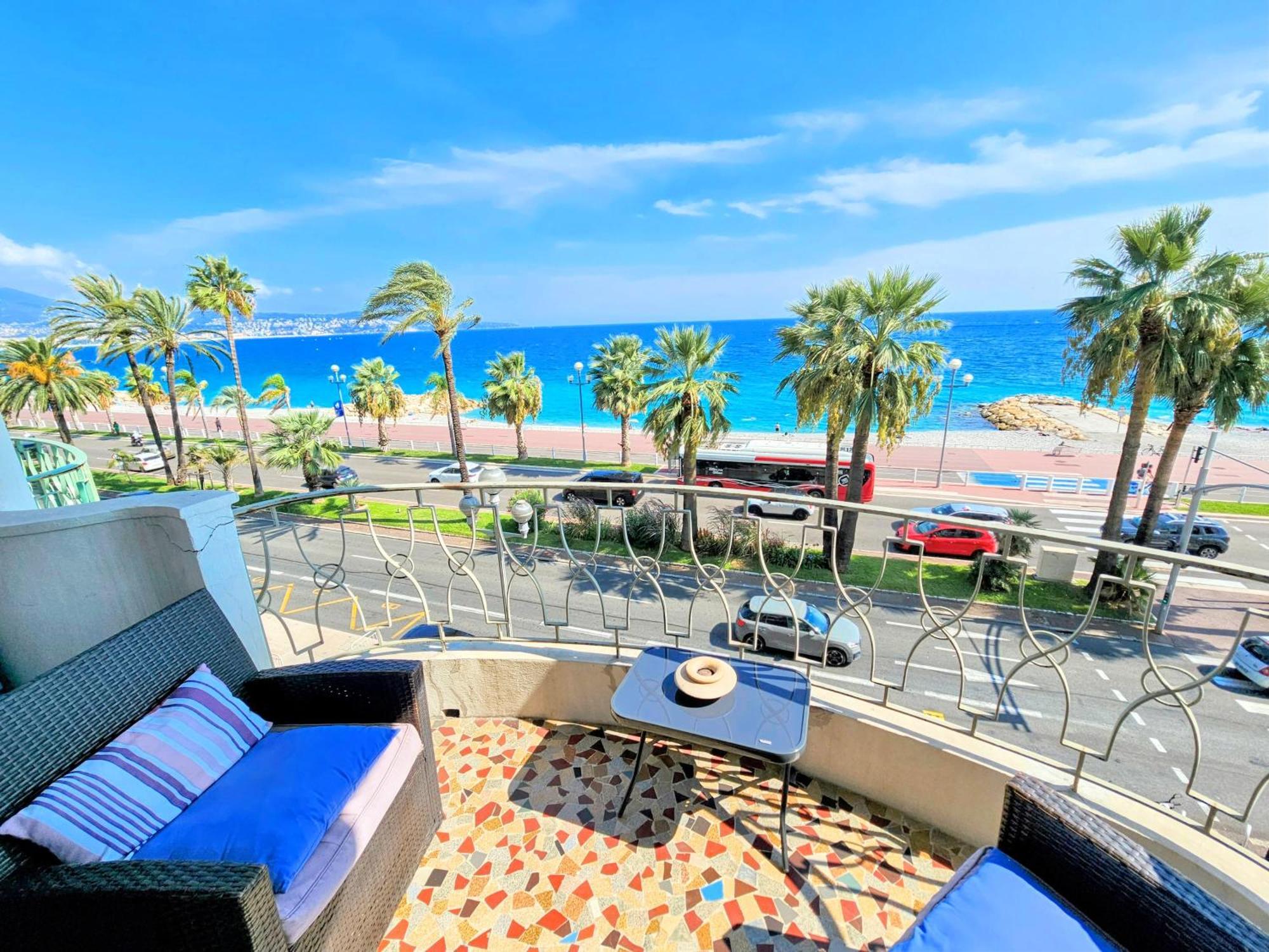 Promenade Sea Front Apartment *
