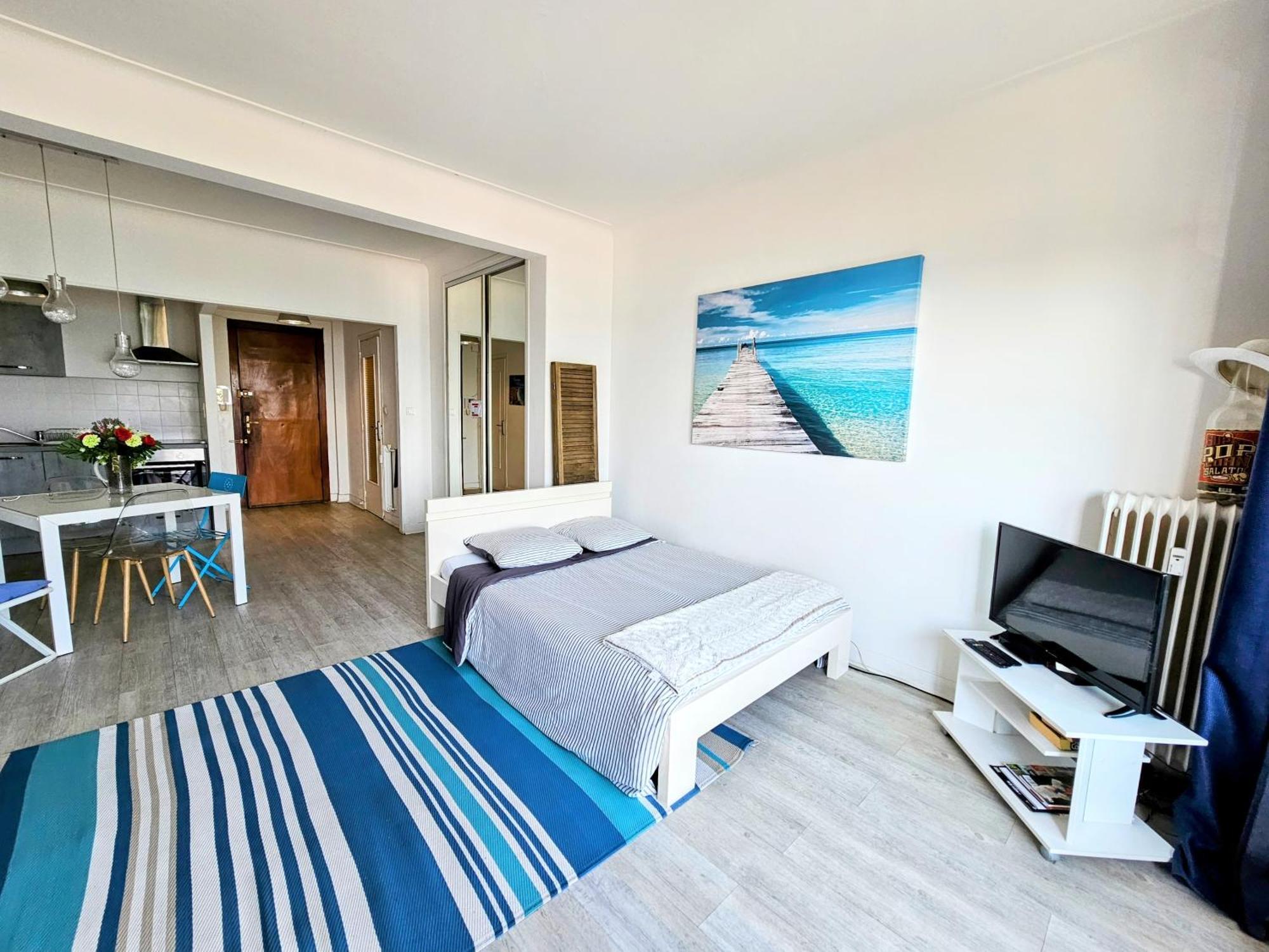Promenade Sea Front Apartment Nice